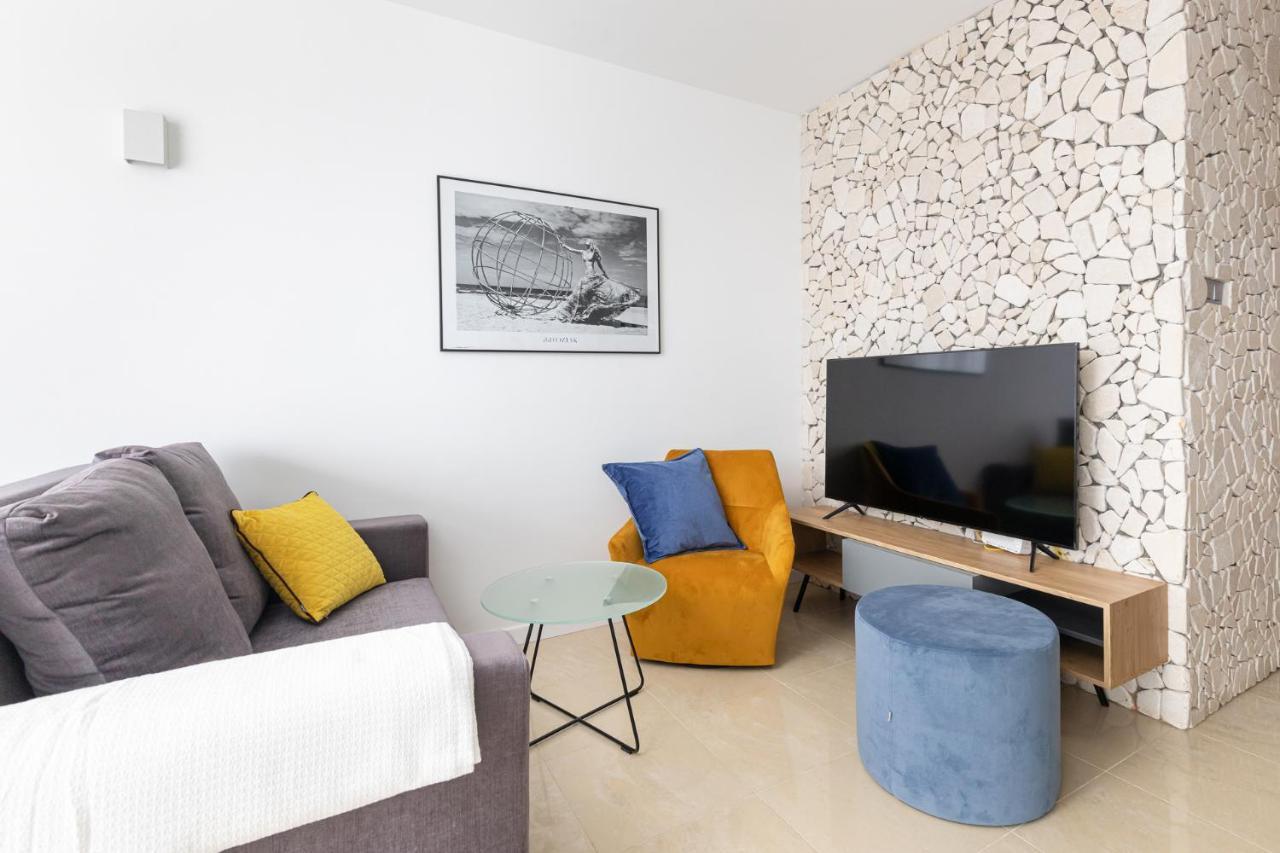 Sierpinskiego 1A - Studio With Balcony & Desk - Remote Work By Noclegi Renters Варшава Экстерьер фото
